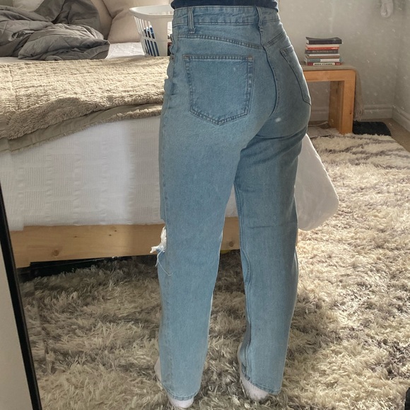 H&M High Waisted Jeans - Picture 4 of 5